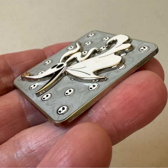 Disney Pin Zero Flying Jack Faces Dots NBC Nightmare Before Christmas Pin on Pin - Picture 4 of 7